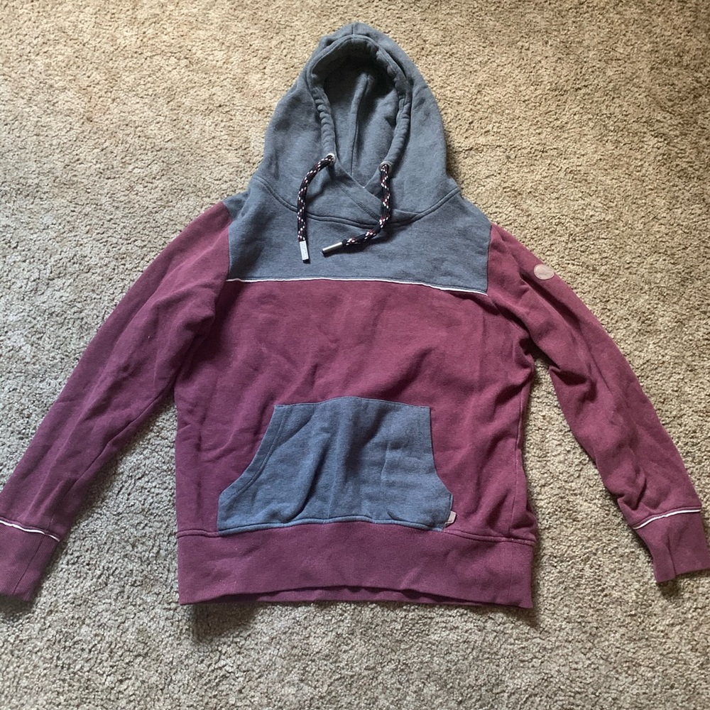 Women’s small Dravus hoodie
